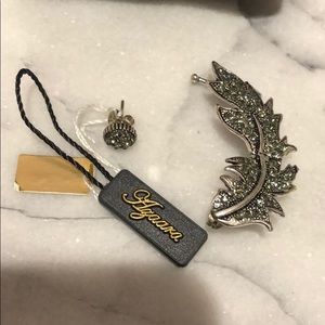 Azaara's Black Diamond Feather Ear Crawler/Cuff